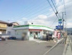 近くのファミリーマート 八尾上之島町北店まで553m（徒歩7分）