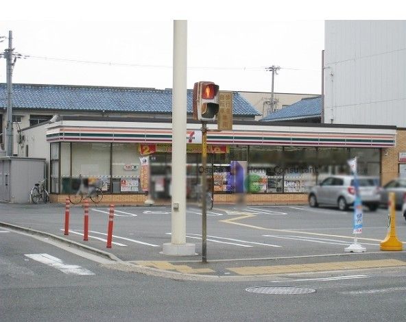 近くのセブン-イレブン 東大阪御厨南店まで411m（徒歩6分）