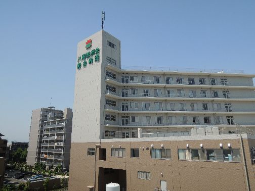 近くの八尾徳洲会総合病院まで565m（徒歩8分）
