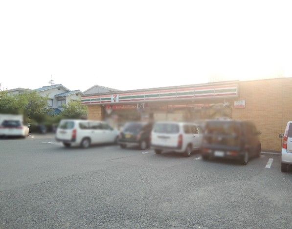 近くのセブンイレブン 八尾弓削町店まで766m（徒歩10分）