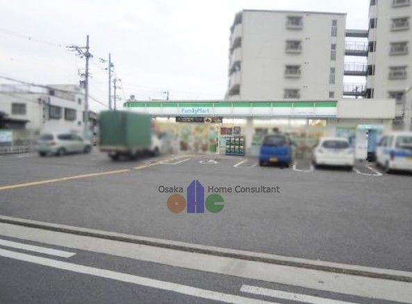 近くのファミリーマート 八尾安中町六丁目店まで85m（徒歩2分）