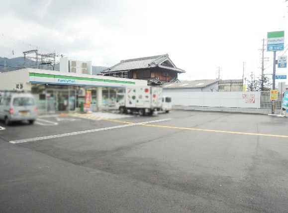近くのファミリーマート 曙川東一丁目店まで399m（徒歩5分）
