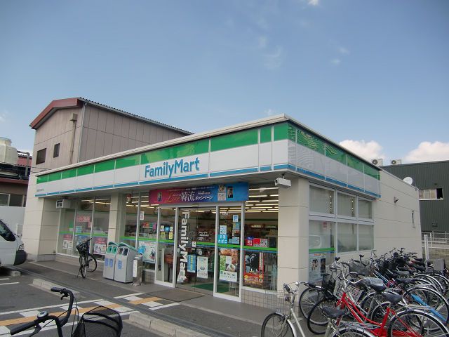 近くのファミリーマート 八尾跡部北の町店まで400m（徒歩5分）