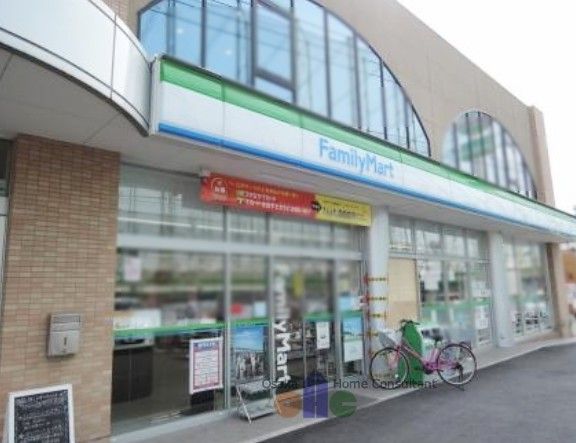 近くのファミリーマート若江南町店まで297m（徒歩4分）