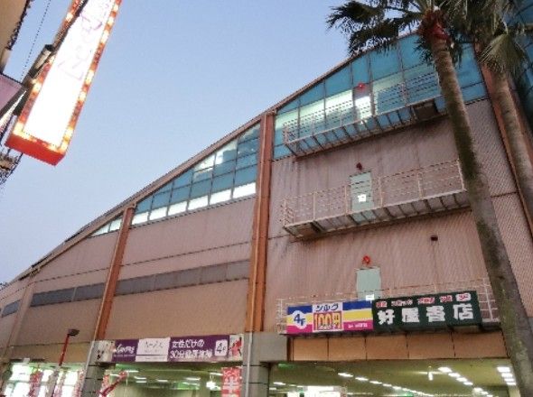 近くのシルク弥刀コノミヤ店まで110m(徒歩2分)