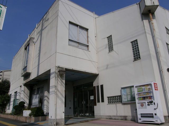 近くの八尾市役所 志紀出張所まで310m(徒歩4分)