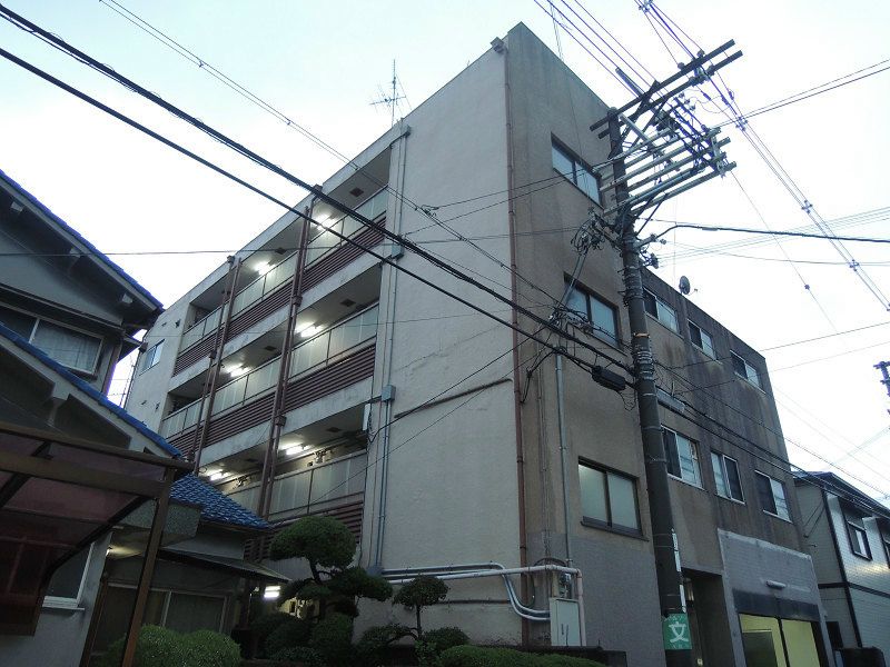 三栄マンションの外観画像