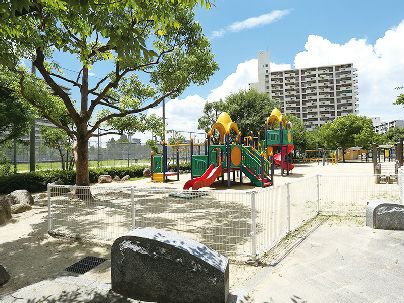 近くの長吉長原東公園まで1,456m（徒歩19分）