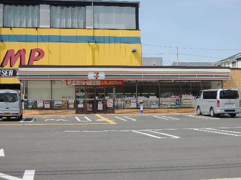 近くのセブンイレブン 八尾太田新町4丁目店まで390m（徒歩5分）