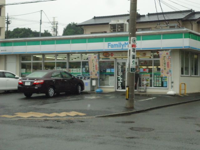 近くのファミリーマート 藤沢石川店まで707m（徒歩9分）