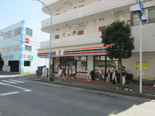 近くのセブンイレブン 辻堂西口店まで585m（徒歩8分）