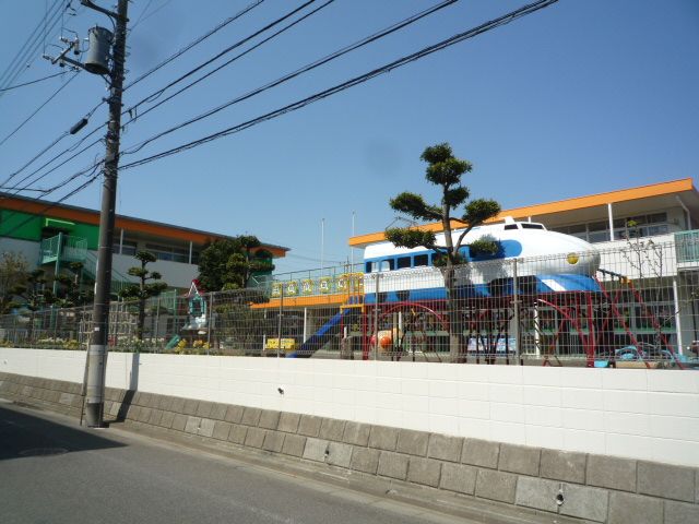 近くの小川幼稚園まで379m（徒歩5分）