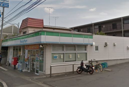 近くのファミリーマート 藤沢渡内店まで946m（徒歩12分）