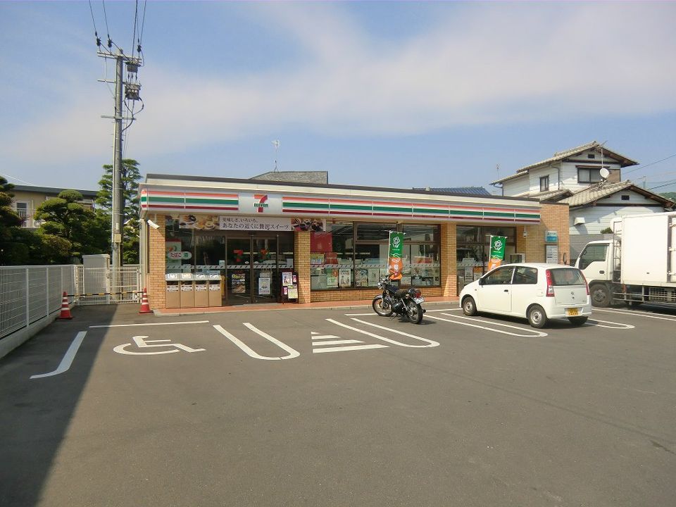 近くのセブンイレブン筑紫野岡田店まで1,307m(徒歩17分)