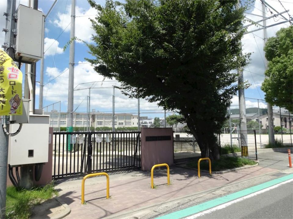 近くの大野城市立大野北小学校まで793m（徒歩10分）