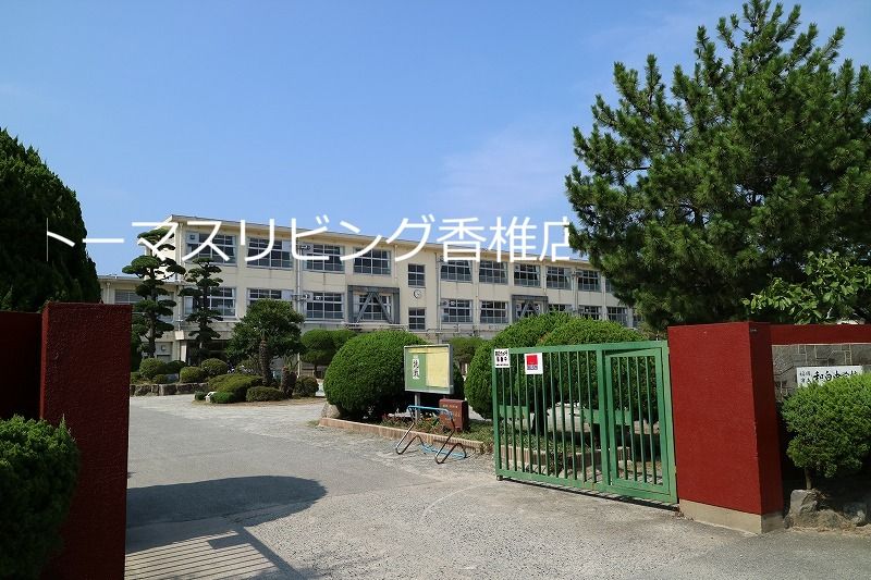 近くの福岡市立和白中学校まで790m(徒歩10分)