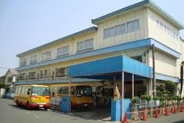 近くの志紀学園幼稚園まで934m（徒歩12分）