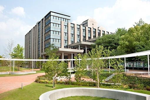 近くの九州産業大学まで558m（徒歩7分）