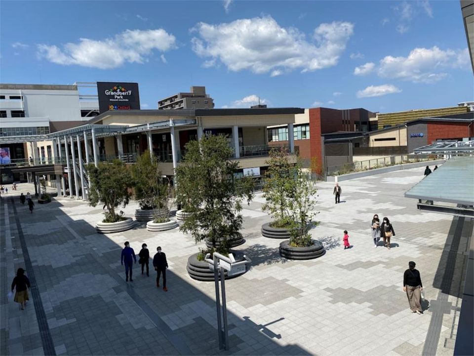 近くの南町田グランベリーパークまで425m（徒歩6分）