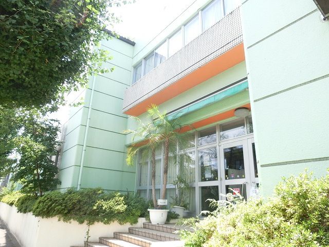 近くのさかえ幼稚園まで240m(徒歩3分)