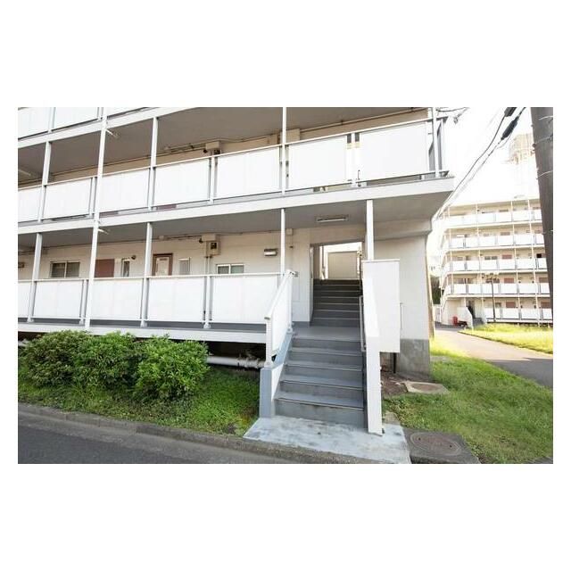 近くの湘南台駅前郵便局まで1,188m（徒歩15分）