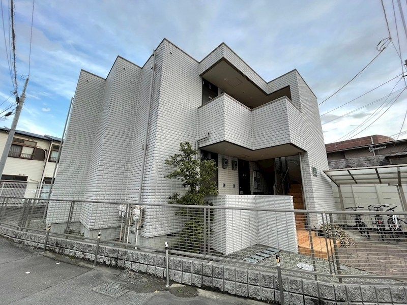 近くのファミリーマート 湘南東海岸店まで428m（徒歩6分）