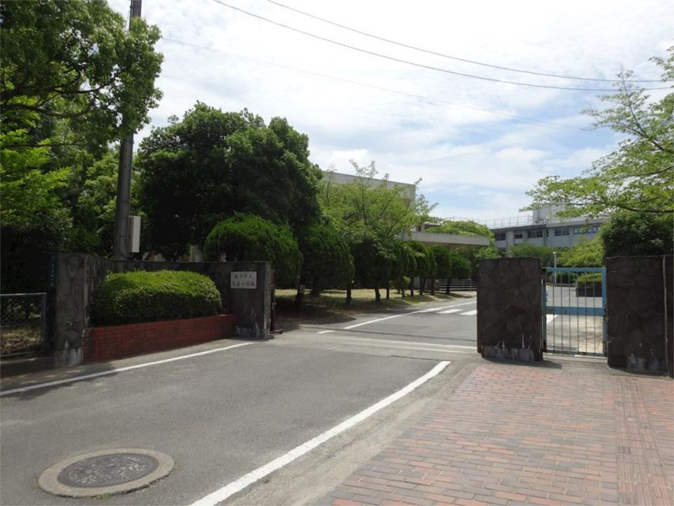 近くの春日市立大谷小学校まで384m(徒歩5分)