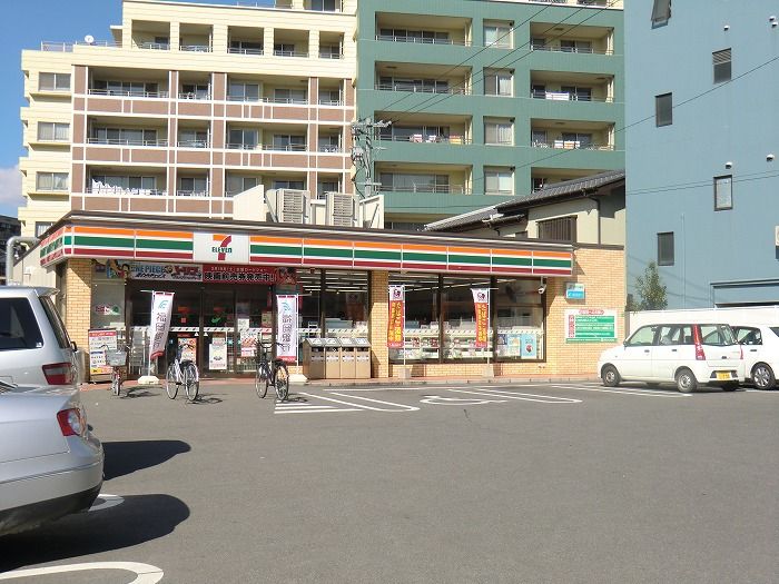 近くのセブンイレブン西鉄二日市駅東店まで40m(徒歩1分)