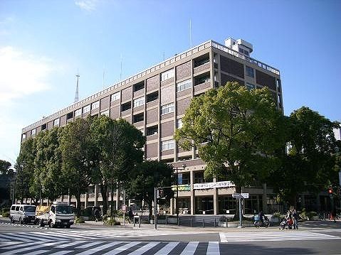 近くの栄区役所まで601m(徒歩8分)