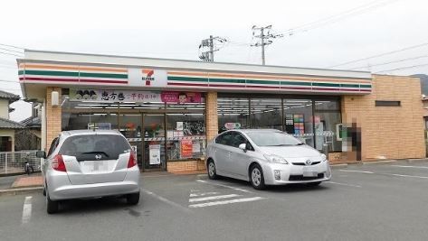 近くのセブンイレブン 筑紫野岡田店まで772m(徒歩10分)