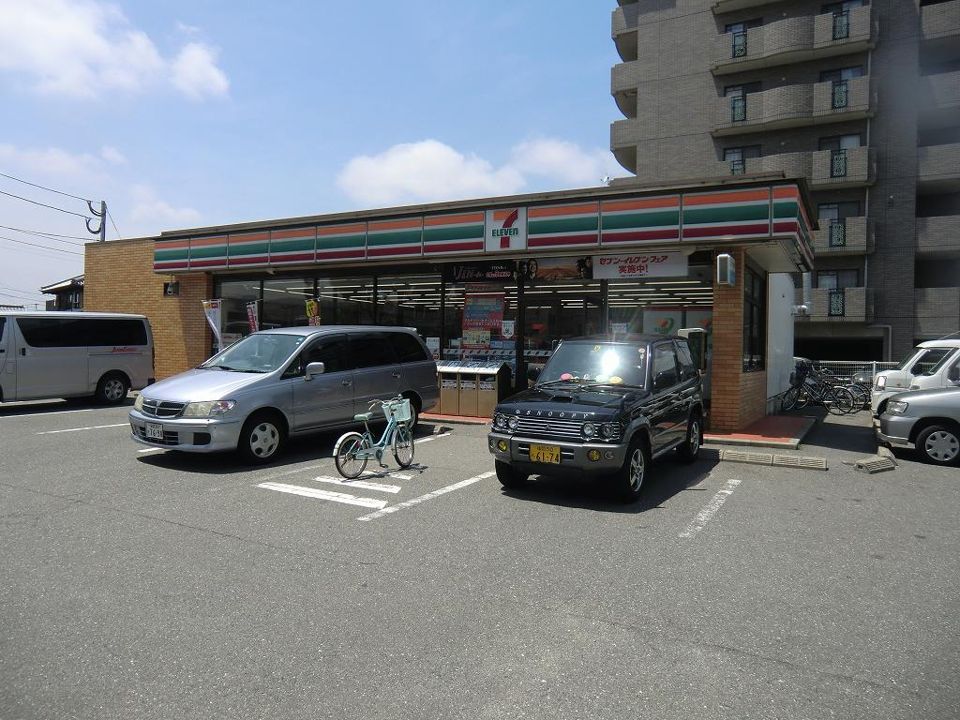 近くのセブンイレブンまで381m（徒歩5分）