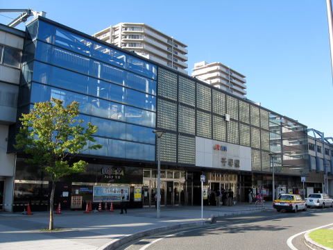近くのえきマチ1丁目 千早まで450m(徒歩6分)