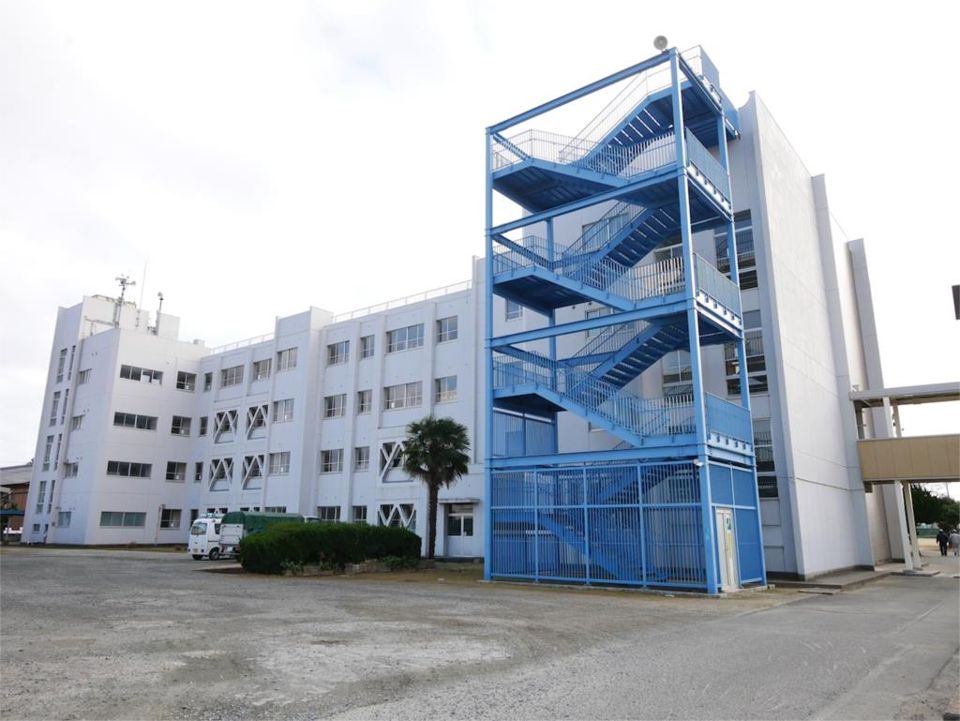 近くの高萩市立高萩中学校まで1,434m(徒歩18分)