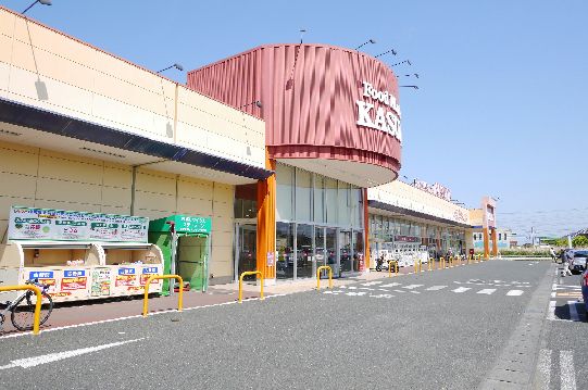 近くのKASUMI(カスミ) 鮎川店まで1,218m(徒歩16分)