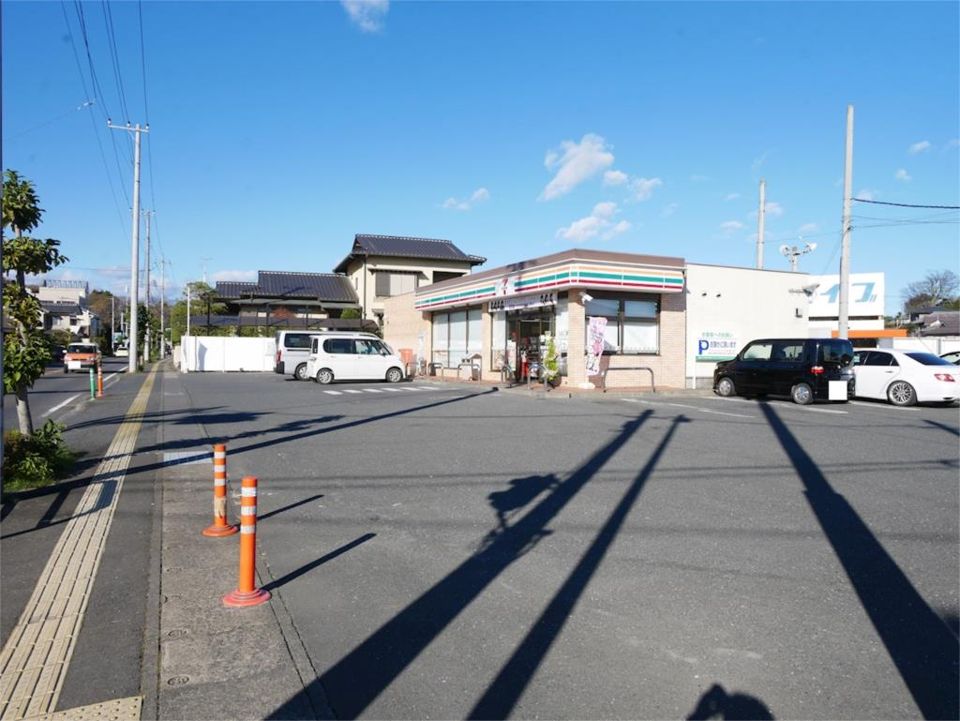 近くのセブンイレブン 十王友部店まで575m（徒歩8分）
