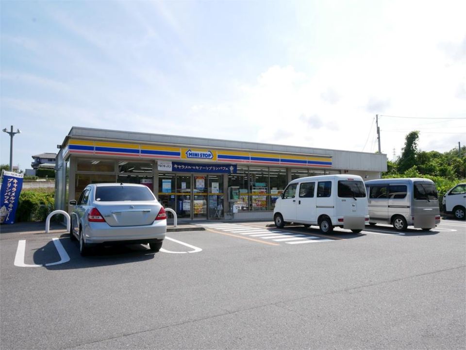 近くのミニストップ 日立東滑川4丁目店まで460m（徒歩6分）