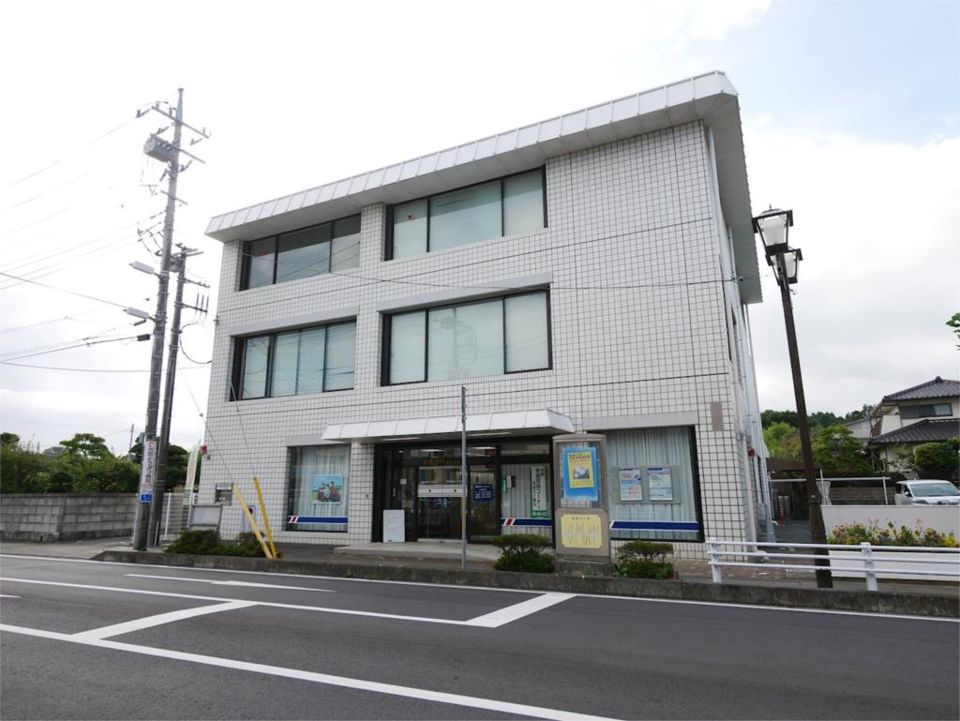 近くの筑波銀行高萩支店まで375m（徒歩5分）