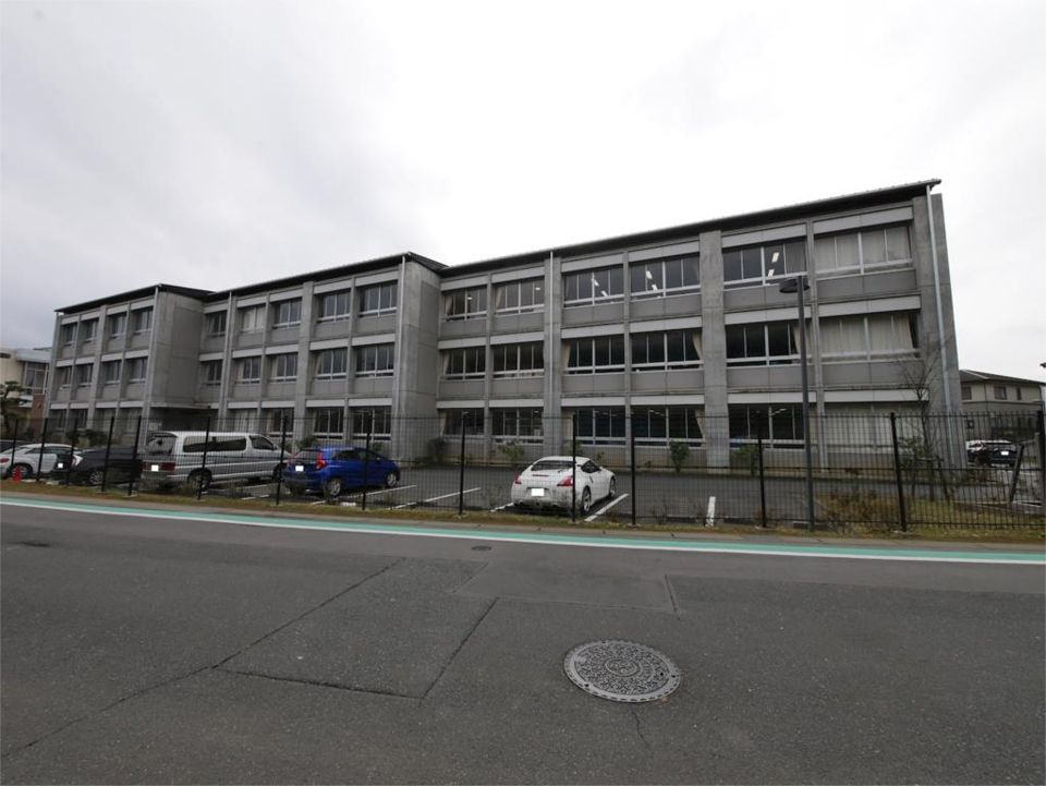 近くの日立市立日高中学校まで1,988m(徒歩25分)