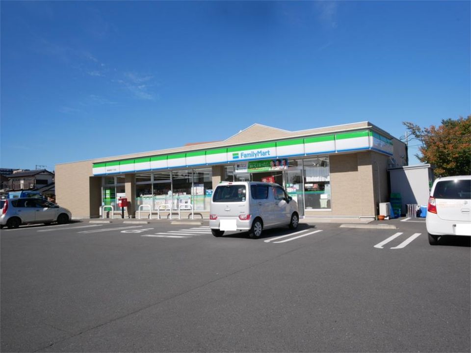 近くのファミリーマート 東海駅東三丁目店まで406m（徒歩6分）