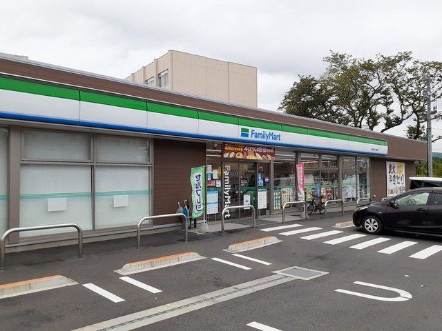 近くのファミリーマート茨城大工学部店まで1,100m(徒歩14分)