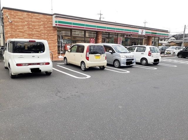 近くのセブンイレブン常陸太田宮本店まで600m（徒歩8分）