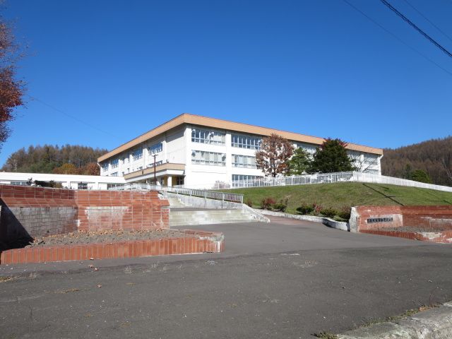 近くの北見市立大正小学校まで1,344m（徒歩17分）