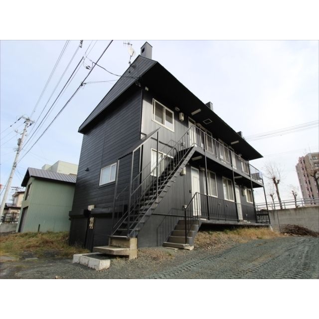 ファミーユIKUMIの外観画像