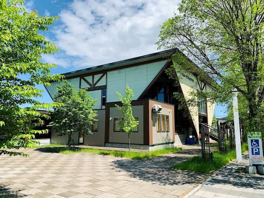 近くのオホーツク木のプラザまで515m（徒歩7分）