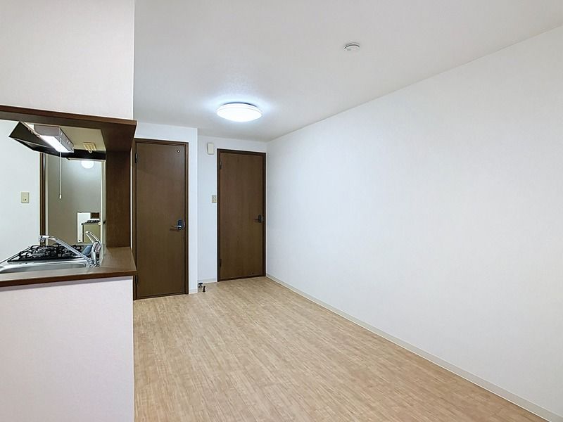 近くのセブンイレブン北見高栄西町店まで835m（徒歩11分）