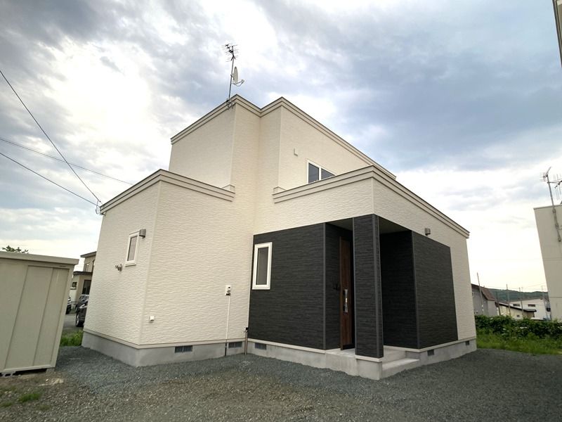 とん田西町拓北貸家C棟の外観画像