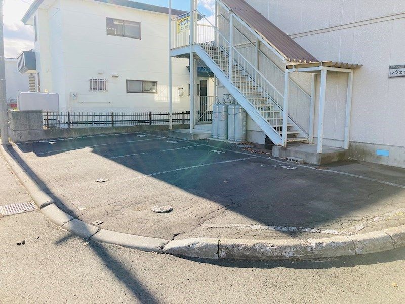 近くのJR北見駅まで1,546m（徒歩20分）