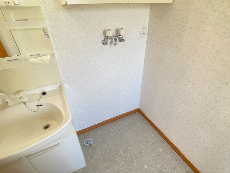 近くのラルズマート留辺蘂店まで1,363m(徒歩18分)