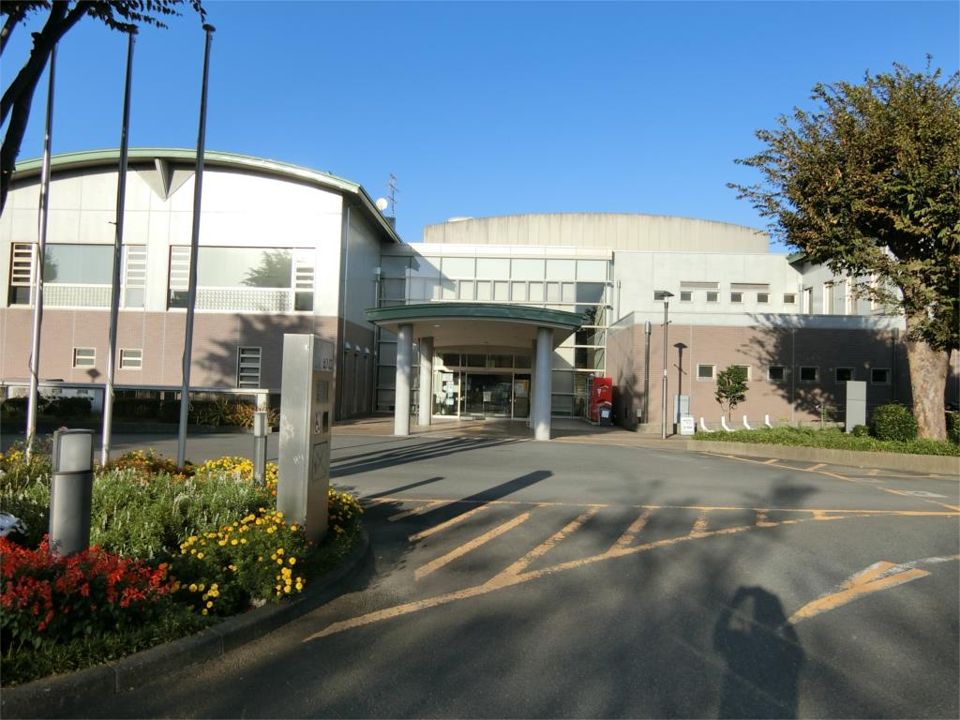 近くの町田中央公園まで758m（徒歩10分）