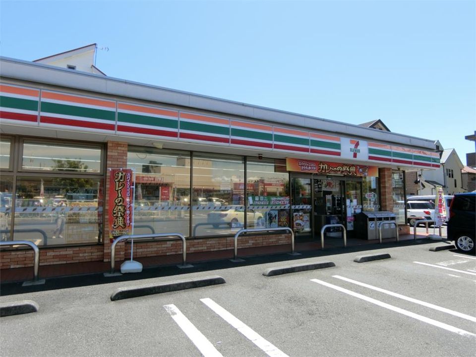 近くのセブンイレブン相模原上鶴間2丁目まで728m（徒歩10分）
